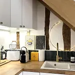 Duplex Downtown Abbaye By La Boite En 아파트 *