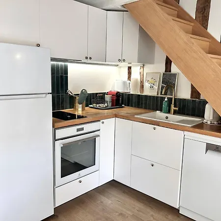 Duplex Downtown Abbaye By La Boite En 아파트 상리스